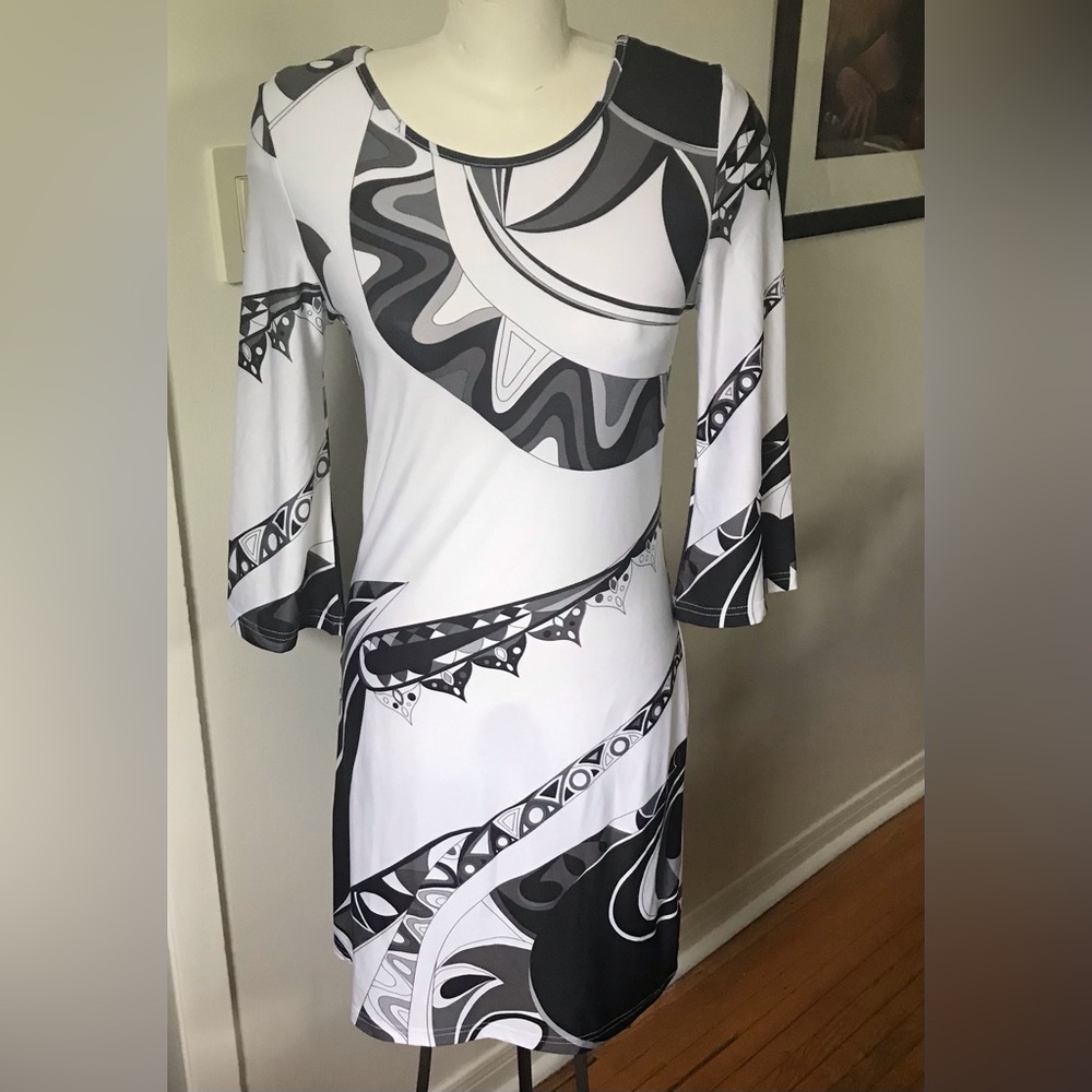 White Mark Dress - Size Large